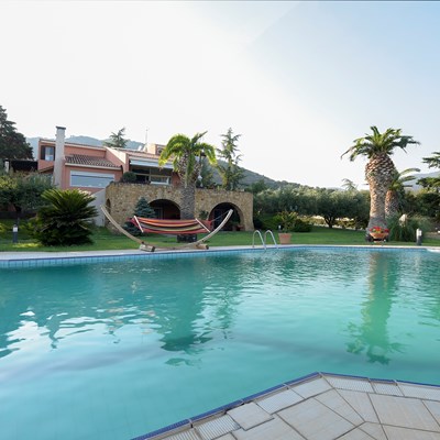 Luxury Villa with pool (N. Iraklitsa)